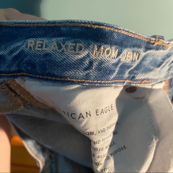 AE Relaxed Mom Jean - Picture 3 of 5